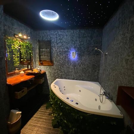 Tropicana Jacuzzi Apartment Kraków Exteriör bild