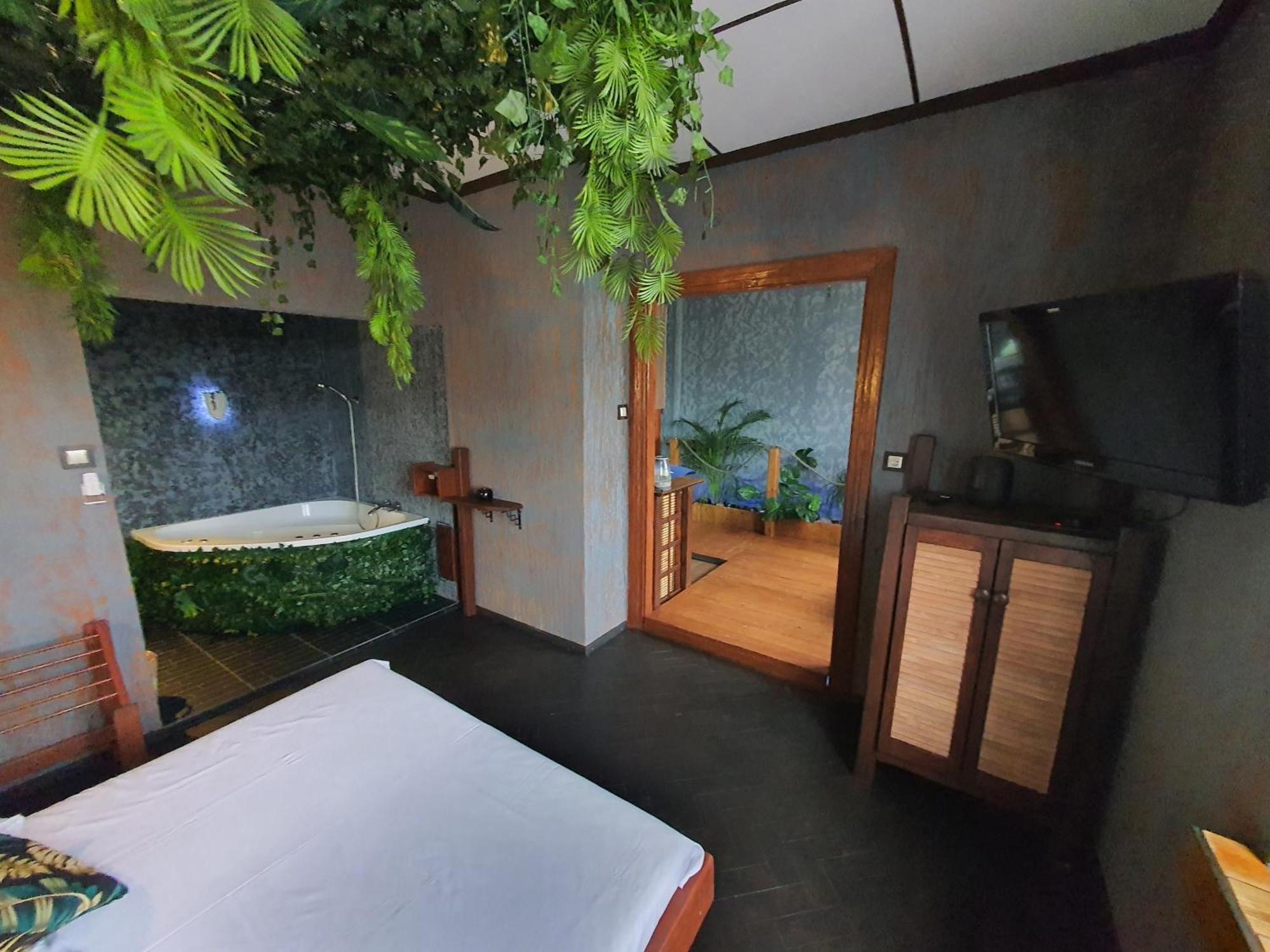 Tropicana Jacuzzi Apartment Kraków Exteriör bild